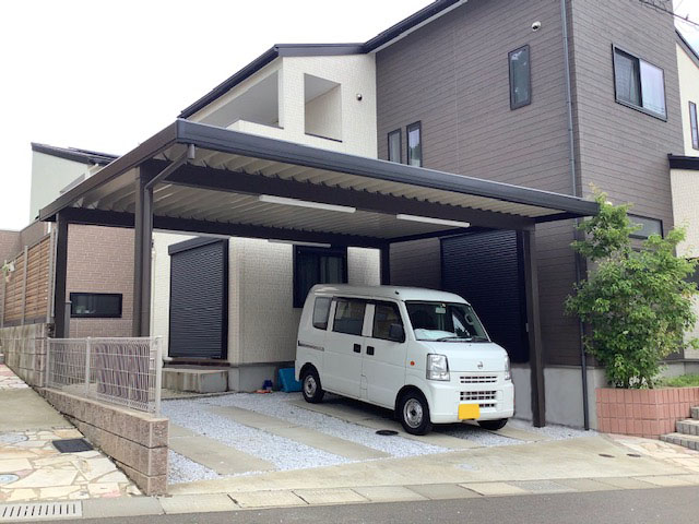 洗車用 雨天時用に頑丈な屋根がついたテリオスポート 折板カーポート工事 福岡市 ｔ様邸 エクステリアの専門店エクステリア プロ